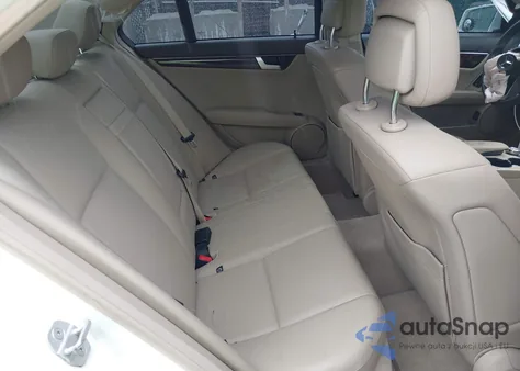 2013 Mercedes-Benz C 300 Luxury 4Matic/Sport 4Matic из США, поврежденный, VIN WDDGF8AB7DR276047